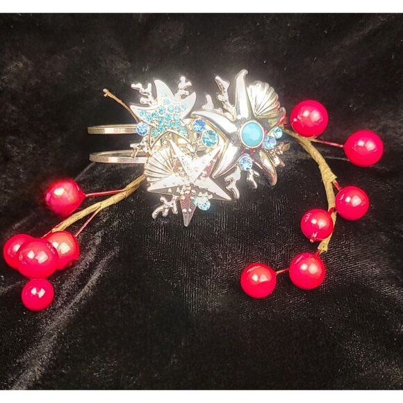 Hinged Starfish and Seashell Bracelet with Blue Rhinestones - Picture 9 of 11
